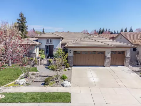 2430 Pepper Tree Ln, Manteca, CA 95336 photo 2