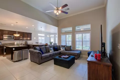 385 Hart Dr, Merced, CA 95348 photo 2