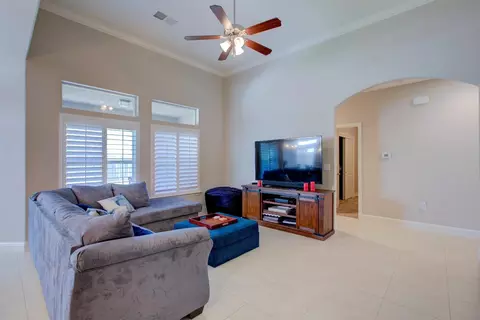385 Hart Dr, Merced, CA 95348 photo 4