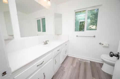 Bath - 2165 Xavier Ave, Turlock, CA 95382 photo 1 of 4