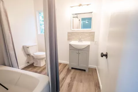 Bath - 2165 Xavier Ave, Turlock, CA 95382 photo 3 of 4