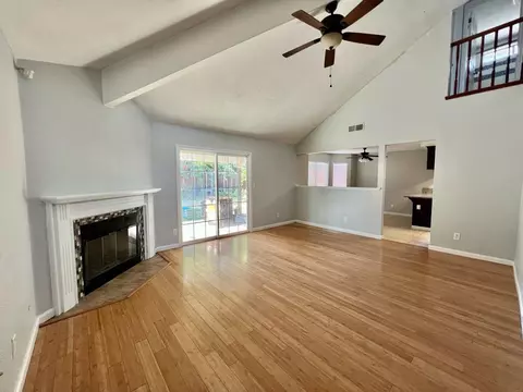 940 Collegeview Dr, Turlock, CA 95382 photo 4