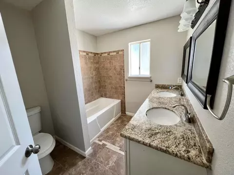 940 Collegeview Dr, Turlock, CA 95382 photo 14