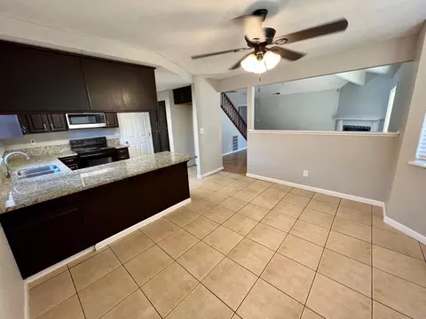 940 Collegeview Dr, Turlock, CA 95382 photo 6