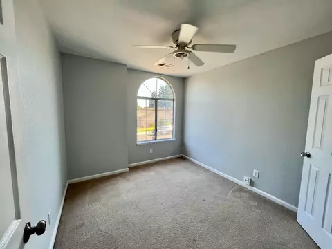 940 Collegeview Dr, Turlock, CA 95382 photo 17