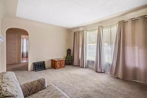 209 Oakshire Ave, Modesto, CA 95354 photo 9