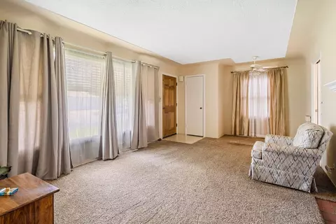 209 Oakshire Ave, Modesto, CA 95354 photo 12