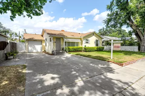 209 Oakshire Ave, Modesto, CA 95354 photo 2