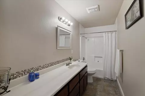 865 Berea Dr, Turlock, CA 95382 photo 9