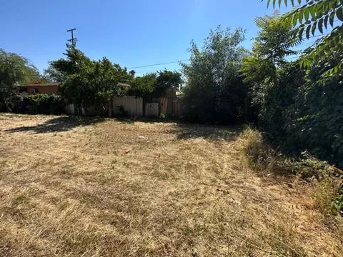 627 E Worth St, Stockton, CA 95206 photo 3