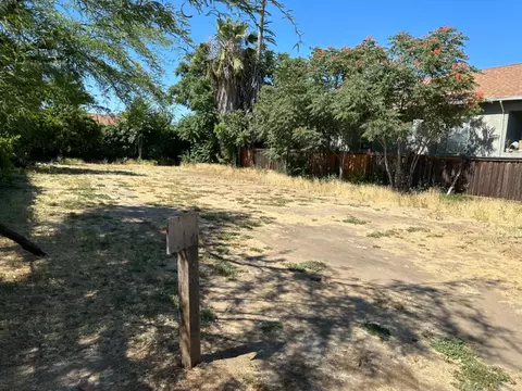 627 E Worth St, Stockton, CA 95206 photo 8