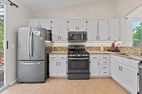 1384 Via Colonna Ter, Davis, CA 95618 photo 9