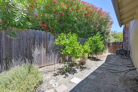 5941 Allan Dr, Rocklin, CA 95677 photo 28