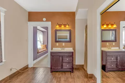 Bath - 1726 E Blossom St, Dos Palos, CA 93620 photo 1 of 6