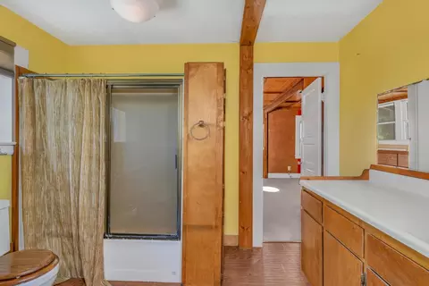 Bath - 1726 E Blossom St, Dos Palos, CA 93620 photo 5 of 6