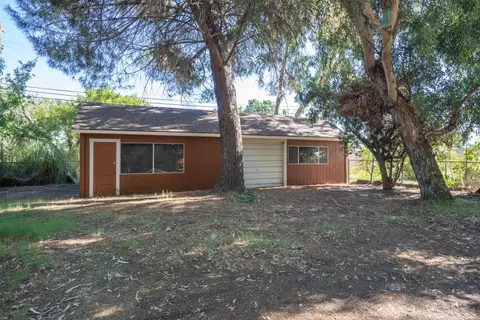Exterior - 1726 E Blossom St, Dos Palos, CA 93620 photo 11 of 12