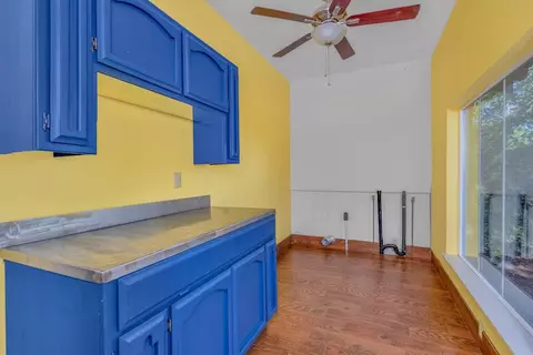 Exterior - 1726 E Blossom St, Dos Palos, CA 93620 photo 5 of 12
