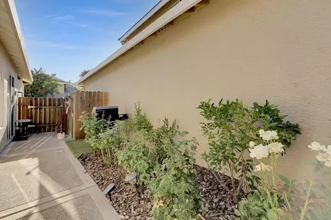 2426 Fallwater Ln, Carmichael, CA 95608 photo 34