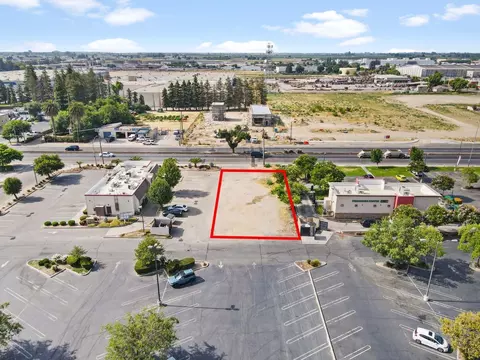 2175 W Main St, Turlock, CA 95380 photo 2