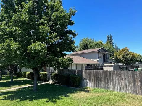 819 W Kettleman Ln, Lodi, CA 95240 photo 3