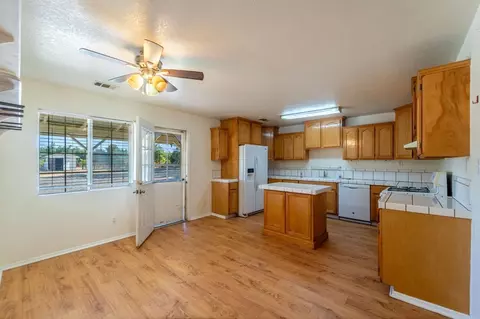 3972 Sunny Rd, Stockton, CA 95215 photo 3