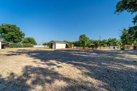 3972 Sunny Rd, Stockton, CA 95215 photo 2