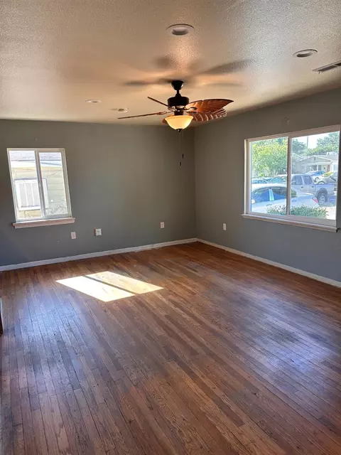 1435 W 10th St, Merced, CA 95341 photo 2