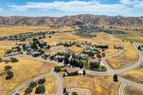 9420 Perrett Rd, Patterson, CA 95363