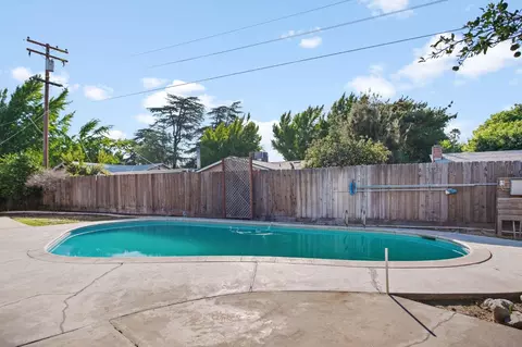 1848 Hunt Ave, Modesto, CA 95350 photo 2