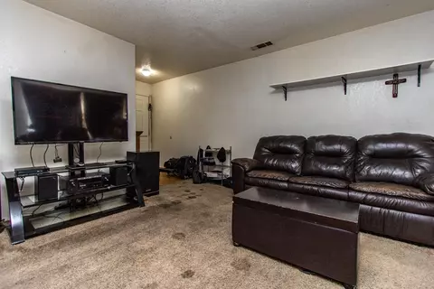 455 Cherry Ln #J, Manteca, CA 95337 photo 3