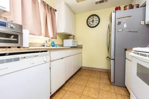 455 Cherry Ln #J, Manteca, CA 95337 photo 4