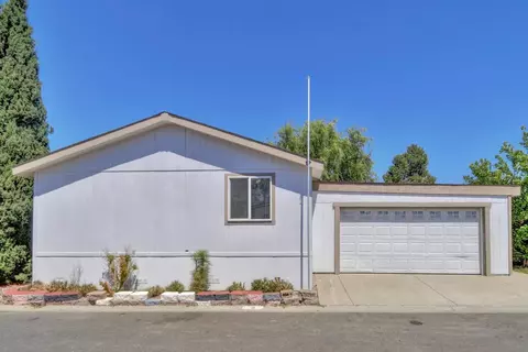 11 Bentley Ave, Sacramento, CA 95823