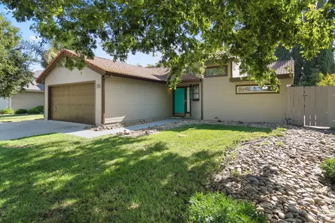 2304 Spring Water Dr, Modesto, CA 95355 photo 2
