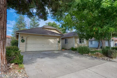 4025 Mckenna Dr, Turlock, CA 95382 photo 2