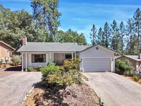 11143 Edward Dr, Grass Valley, CA 95949 photo 2