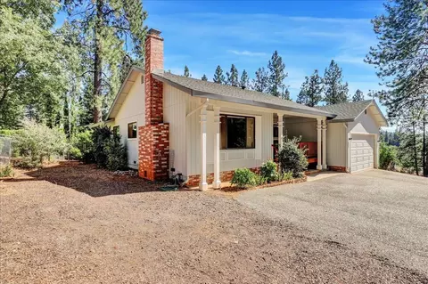 11143 Edward Dr, Grass Valley, CA 95949 photo 3