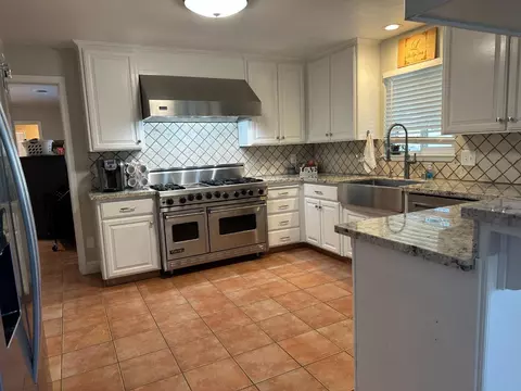 10172 E Underwood Rd, Acampo, CA 95220 photo 7