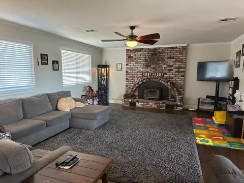 10172 E Underwood Rd, Acampo, CA 95220 photo 4