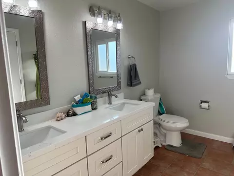 10172 E Underwood Rd, Acampo, CA 95220 photo 18