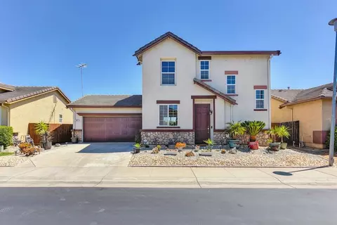 43 Sun Reign Pl, Sacramento, CA 95823