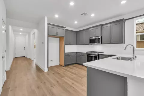 3458 Apollo Dr, Folsom, CA 95630 photo 3