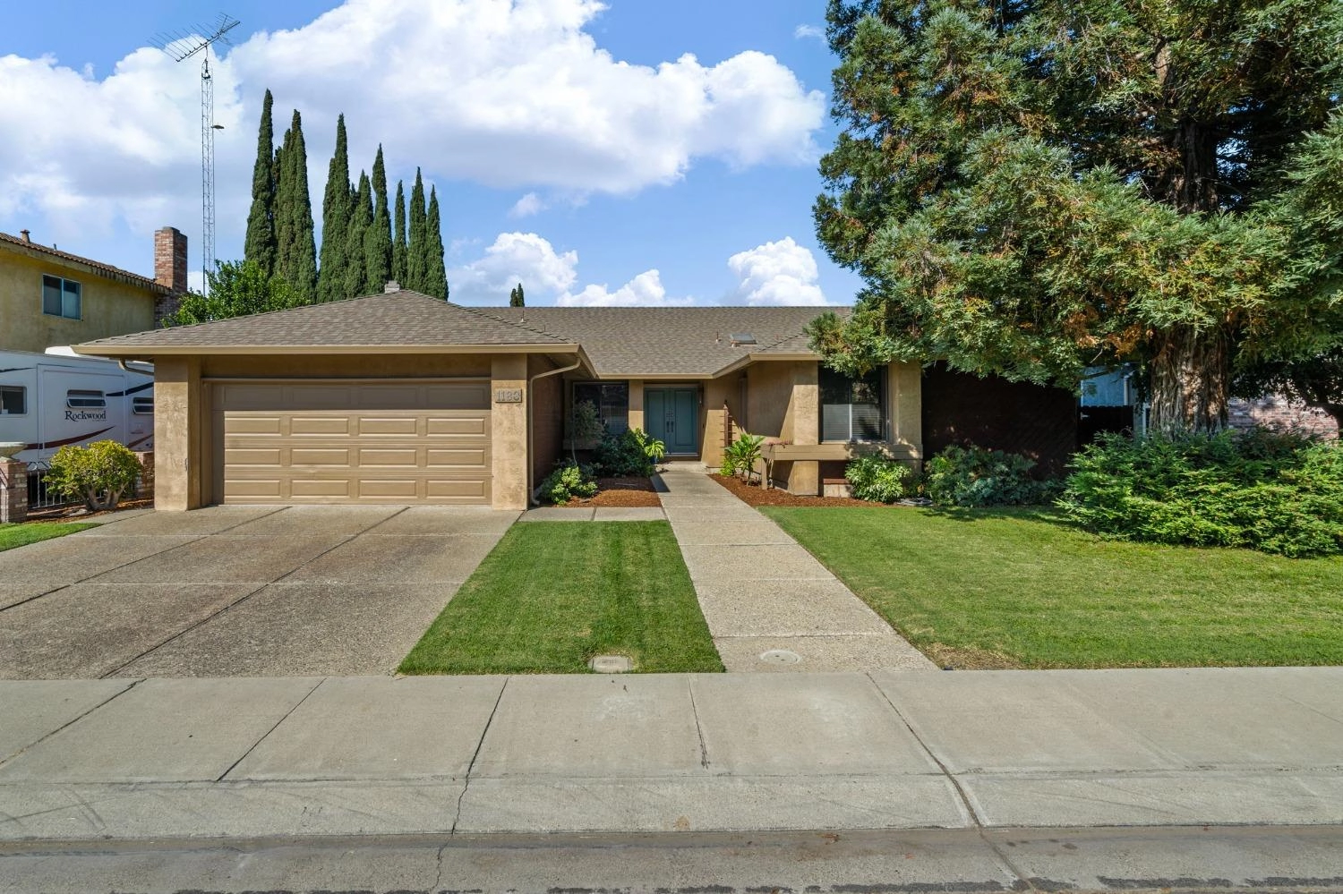 1183 Yorktown Ln  
