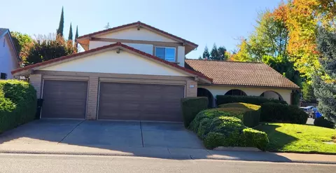 9252 Elk Crest Dr, Elk Grove, CA 95624