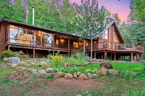 21500 Pine Needle Ln, Nevada City, CA 95959