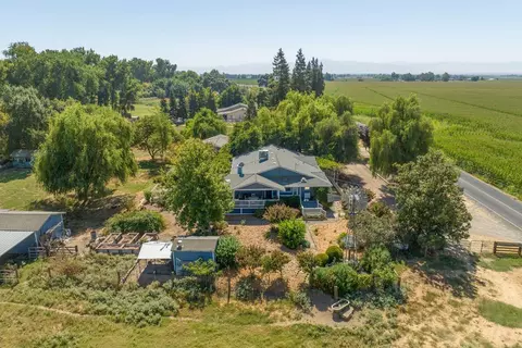 6934 Division Rd, Manteca, CA 95337 photo 2