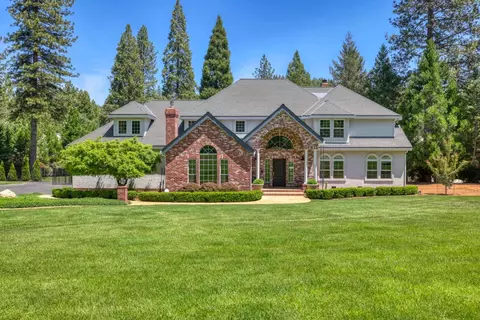 13268 Woodstock Dr, Nevada City, CA 95959