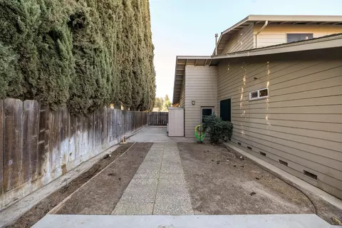 20454 3rd St, Hilmar, CA 95324 photo 2