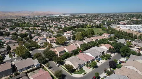215 Fall Ave, Patterson, CA 95363 photo 32