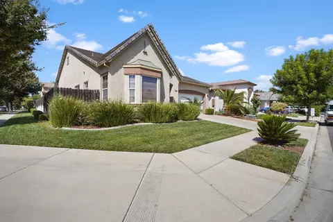 215 Fall Ave, Patterson, CA 95363 photo 2