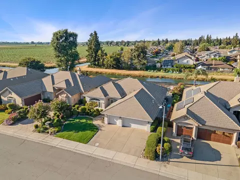 2723 Bristol Ln, Lodi, CA 95242 photo 2